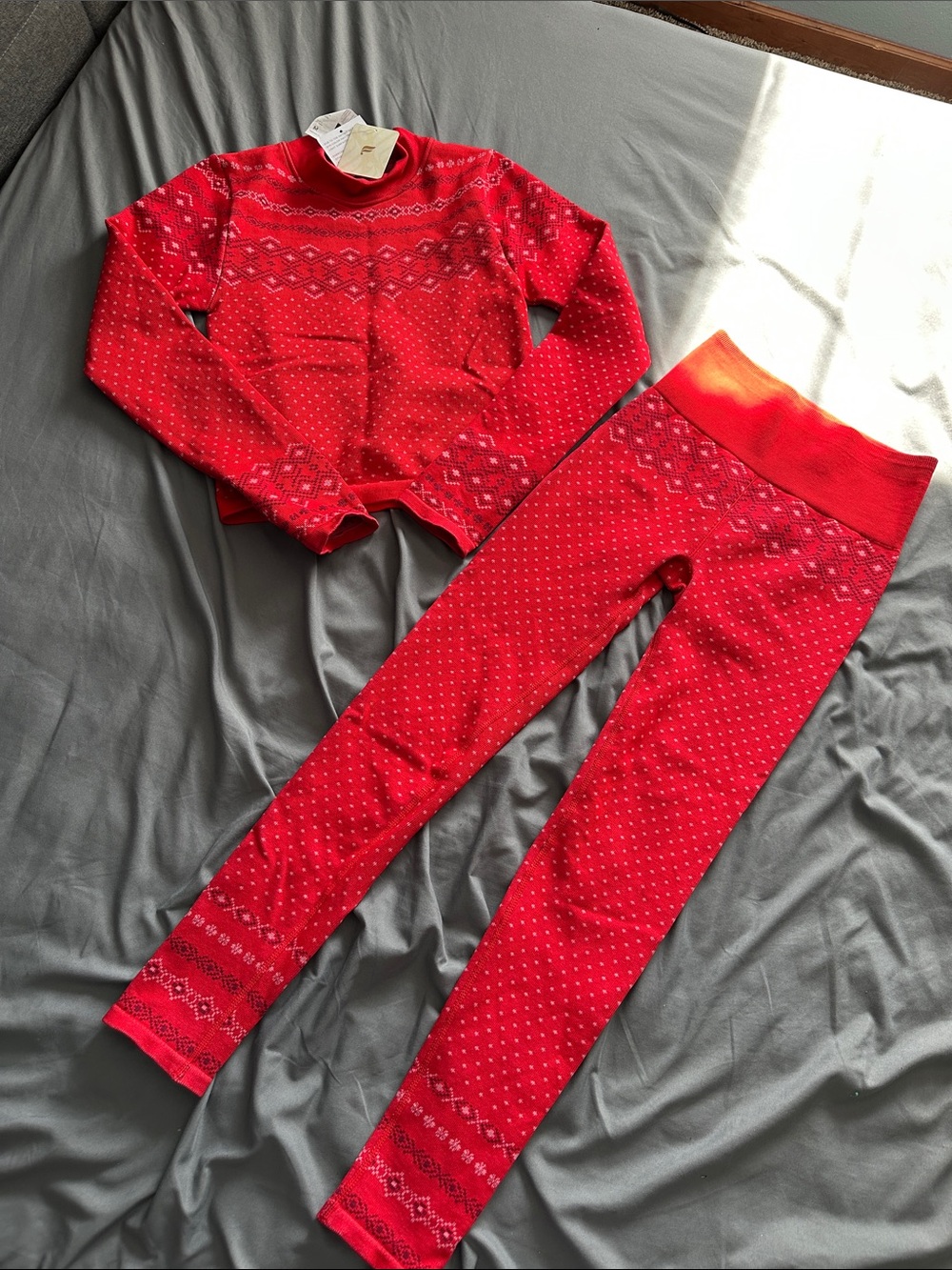 Fabletics cloud seamless mock neck jacquard top and matching leggings